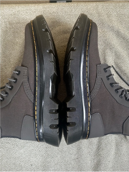 Dr. Martens \